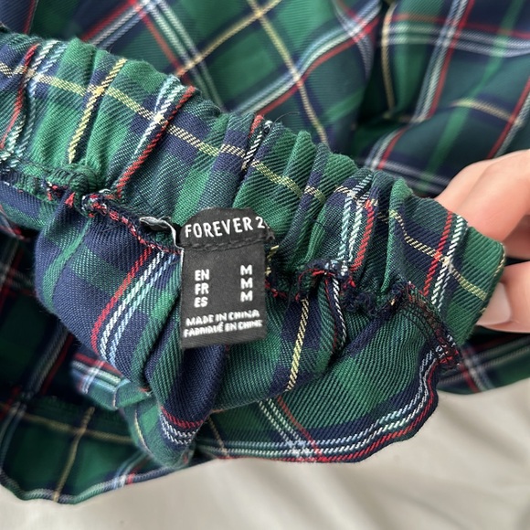 Short Plaid Skirt - Picture 3 of 3